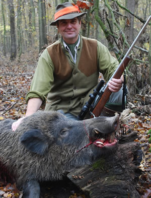 Mike Yardley with Pig